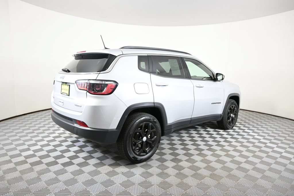 Used 2024 Jeep Compass Latitude AWD/4WD image 6