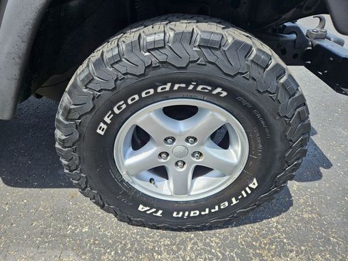 Used 2004 Jeep Wrangler X w/ Wheel Plus Group AWD/4WD image 12