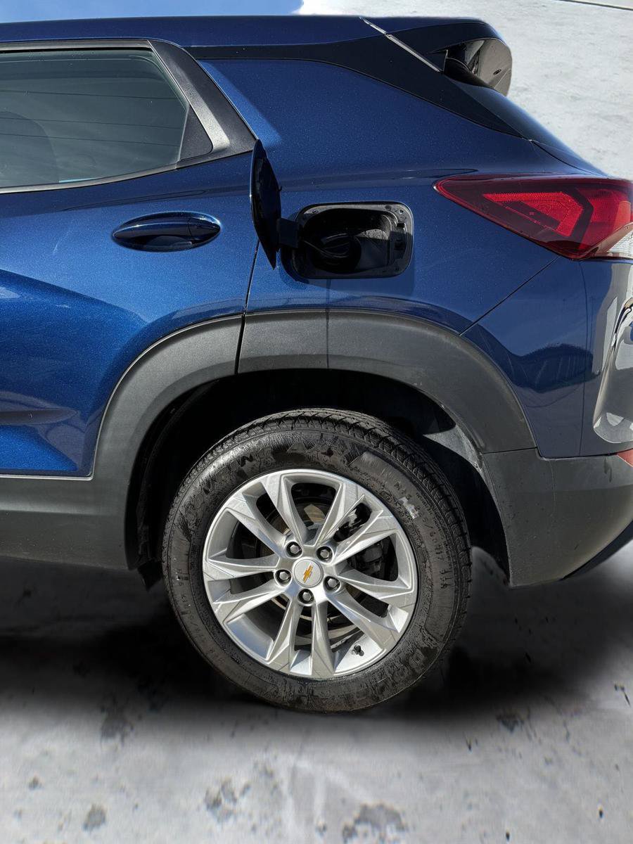 Used 2022 Chevrolet TrailBlazer LS AWD/4WD image 9
