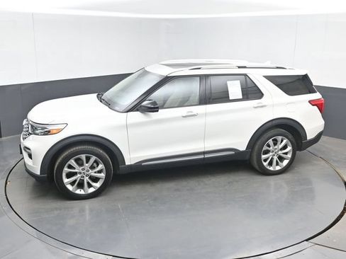 Used 2022 Ford Explorer Platinum w/ Equipment Group 601A AWD/4WD image 43