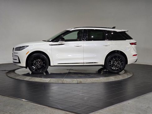 New 2026 Lincoln Corsair Premiere image 5