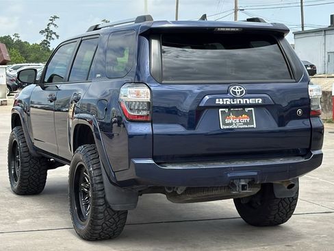 Used 2022 Toyota 4Runner SR5 Premium AWD/4WD image 3