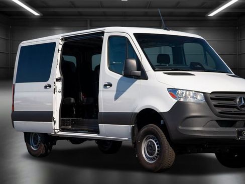 Used 2025 Mercedes-Benz Sprinter 2500 image 7