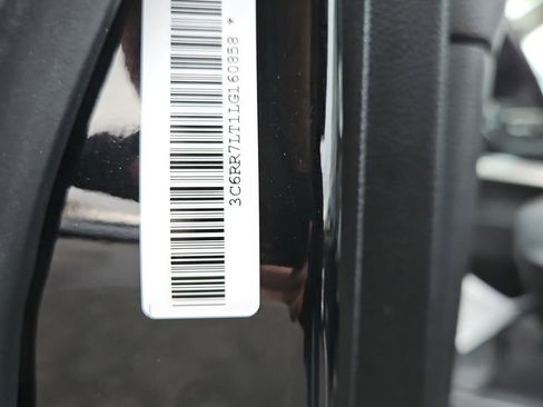 Used 2020 RAM 1500 Classic SLT w/ Luxury Group image 28