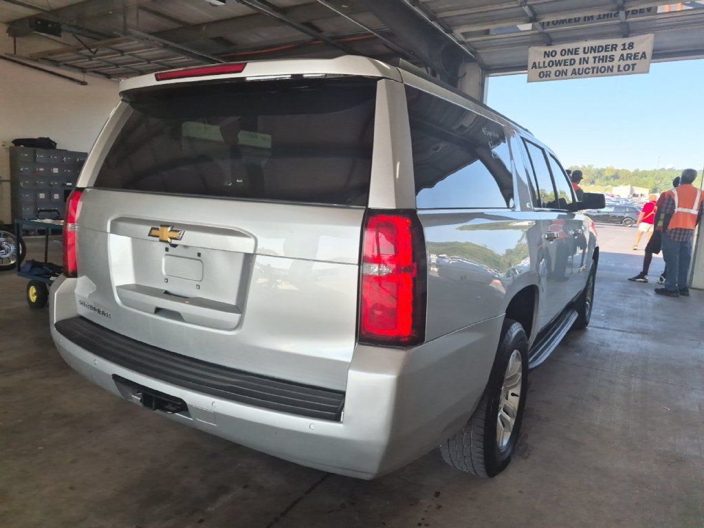 Used 2020 Chevrolet Suburban LT AWD/4WD image 4