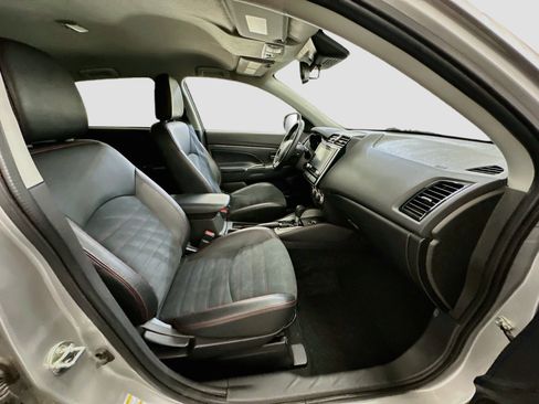 Used 2024 Mitsubishi Outlander Sport AWD image 31
