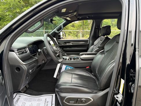 Used 2023 Jeep Wagoneer 4WD Series II w/ Premium Group I image 24