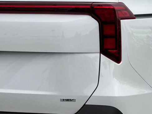 New 2026 Kia Carnival EX image 28