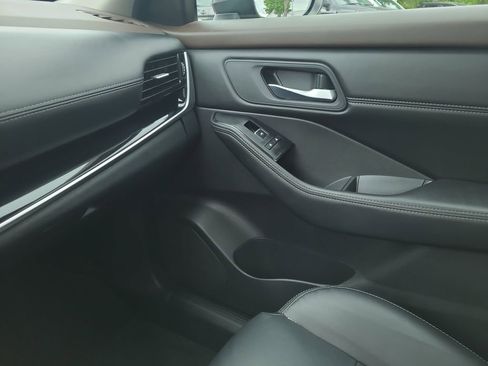 Used 2023 Nissan Rogue SL w/ SL Premium Package FWD image 24