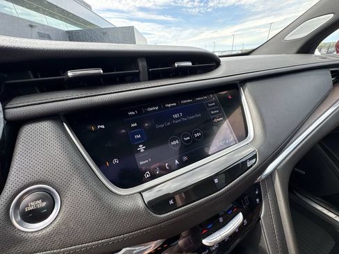 Used 2020 Cadillac XT5 Premium Luxury w/ LPO, Floor Liner Package FWD image 22