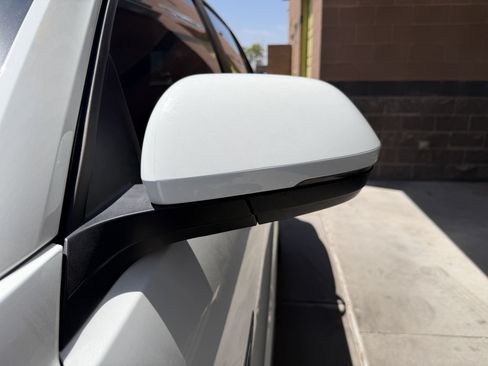 Used 2024 Volkswagen Atlas Cross Sport SE w/ Panoramic Sunroof Package AWD/4WD image 12