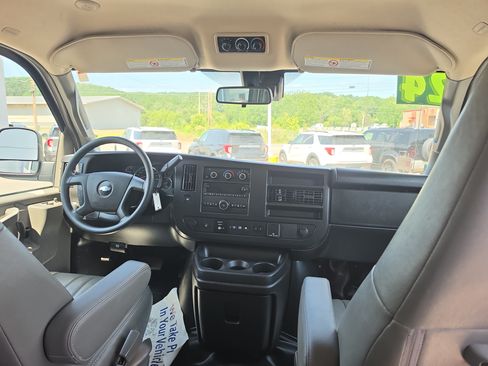 Used 2024 Chevrolet Express 3500 LS RWD image 18