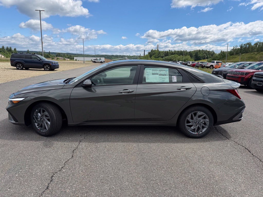 New 2026 Hyundai Elantra SEL w/ Cargo Package FWD image 2