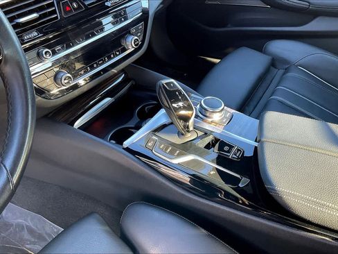 Used 2022 BMW 530i xDrive w/ Premium Package image 20