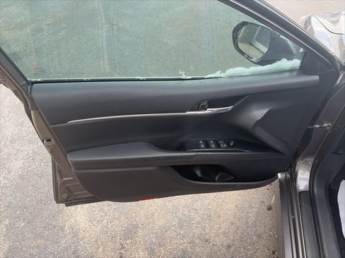 Used 2020 Toyota Camry LE w/ Cold Weather Package image 9