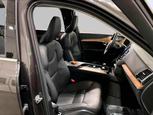Certified 2023 Volvo XC90 B6 Plus w/ Protection Package Premier AWD/4WD image 10