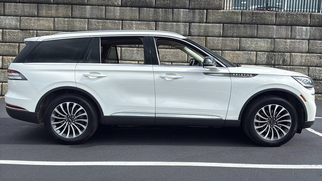 Used 2023 Lincoln Aviator Reserve w/ Elements Package Plus AWD/4WD image 3