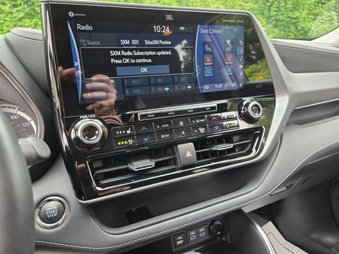 Used 2022 Toyota Highlander Platinum FWD image 30