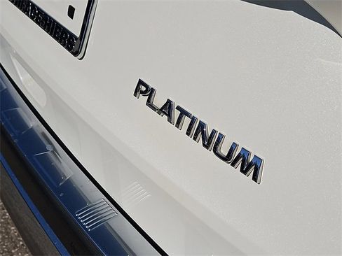 Used 2021 Nissan Rogue Platinum image 6