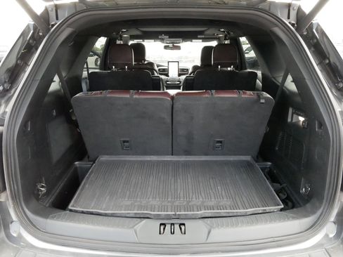 Used 2020 Ford Explorer Platinum w/ Premium Technology Package AWD/4WD image 18