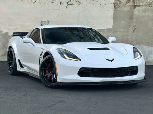 Used 2017 Chevrolet Corvette Grand Sport image 1