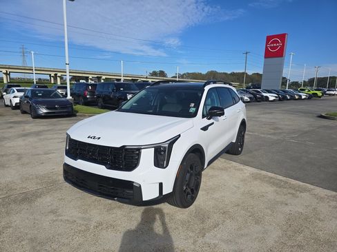 Used 2025 Kia Sorento SX image 2