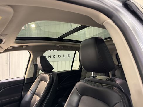 Used 2023 Lincoln Aviator 2WD w/ Premium Package image 10
