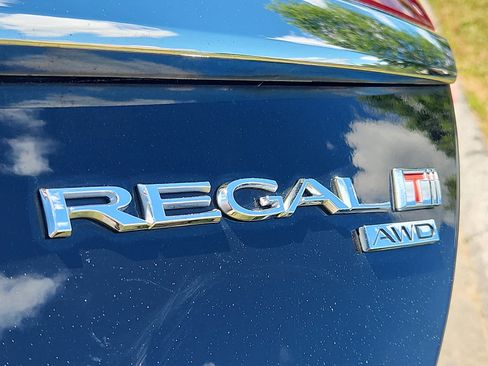 Used 2016 Buick Regal Premium AWD/4WD image 31