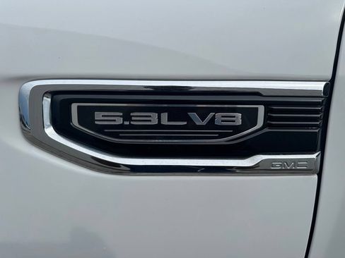 Used 2022 GMC Sierra 1500 SLT w/ SLT Premium Package AWD/4WD image 9