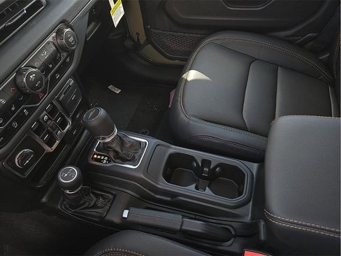 New 2025 Jeep Gladiator High Tide image 20