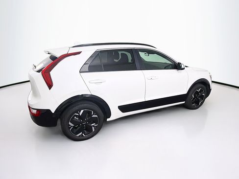 Used 2023 Kia Niro Wind w/ Wind Preserve Package FWD image 10