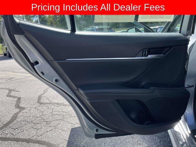 Used 2024 Toyota Camry SE FWD image 12