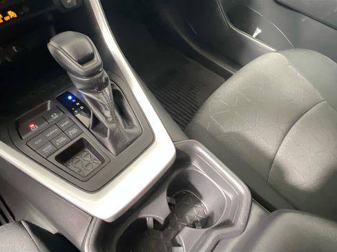 Used 2021 Toyota RAV4 XLE w/ Convenience Package image 26