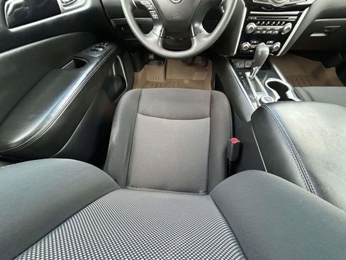 Used 2019 Nissan Pathfinder S AWD/4WD image 14