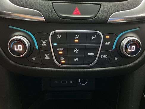 Used 2019 Chevrolet Equinox LT FWD image 35