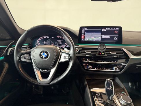 Used 2022 BMW 540i xDrive w/ Premium Package image 12