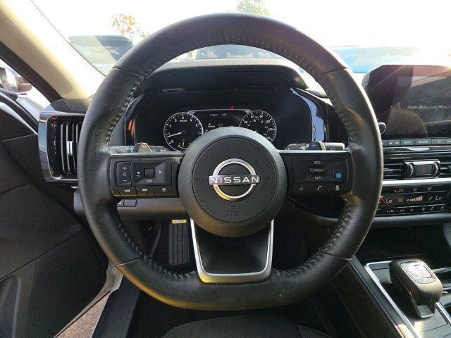 Certified 2025 Nissan Pathfinder SV w/ SV Premium Package FWD image 5