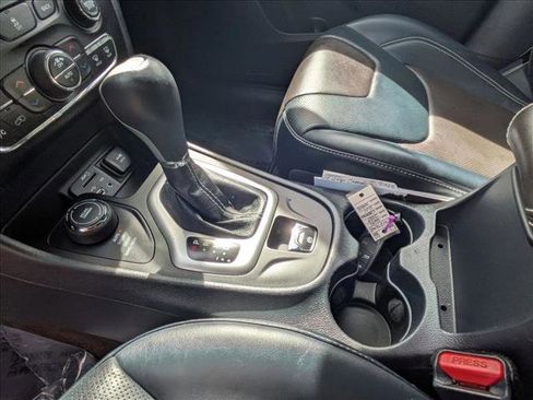 Used 2014 Jeep Cherokee Limited w/ Luxury Group image 17