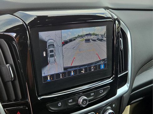 Used 2022 Chevrolet Traverse High Country AWD/4WD image 8