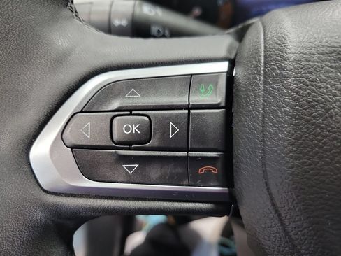 Certified 2023 Jeep Compass Latitude AWD/4WD image 35