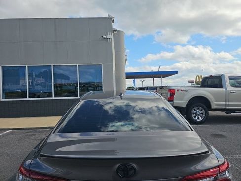 Used 2023 Toyota Camry XSE FWD image 5
