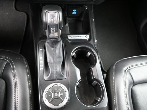 Used 2025 Ford Bronco Outer Banks image 40