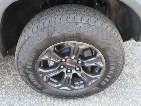 Used 2025 GMC Canyon Elevation w/ Convenience Package AWD/4WD image 14