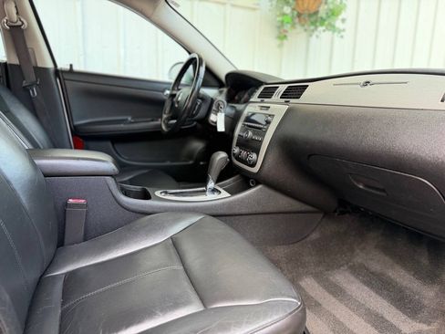 Used 2008 Chevrolet Impala LTZ FWD image 13