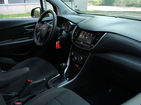 Used 2021 Chevrolet Trax LS w/ Tint and Cruise Package FWD image 26