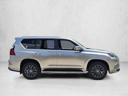 Used 2022 Lexus GX 460 Luxury AWD/4WD image 4