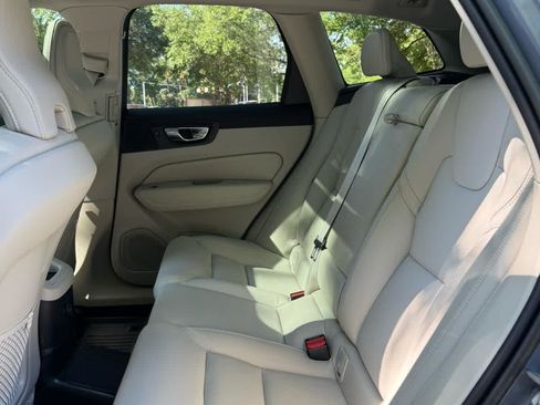 Used 2023 Volvo XC60 T8 Ultimate w/ Protection Package Premier AWD/4WD image 11