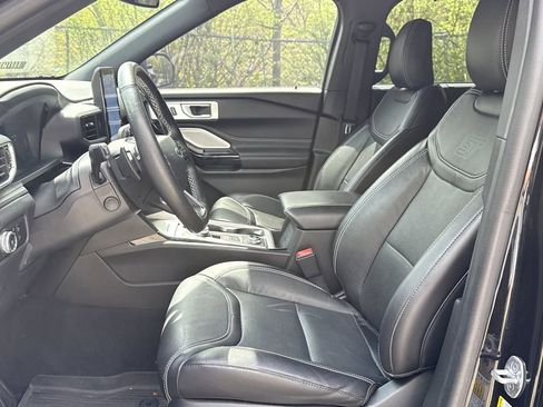 Used 2023 Ford Explorer ST w/ Equipment Group 401A image 7