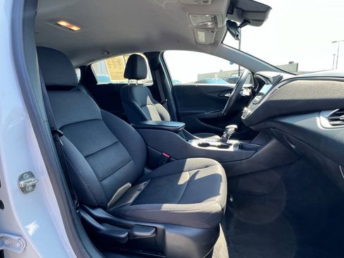 Used 2024 Chevrolet Malibu LT image 11