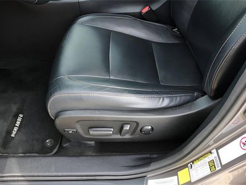 Used 2018 Toyota Highlander XLE image 14